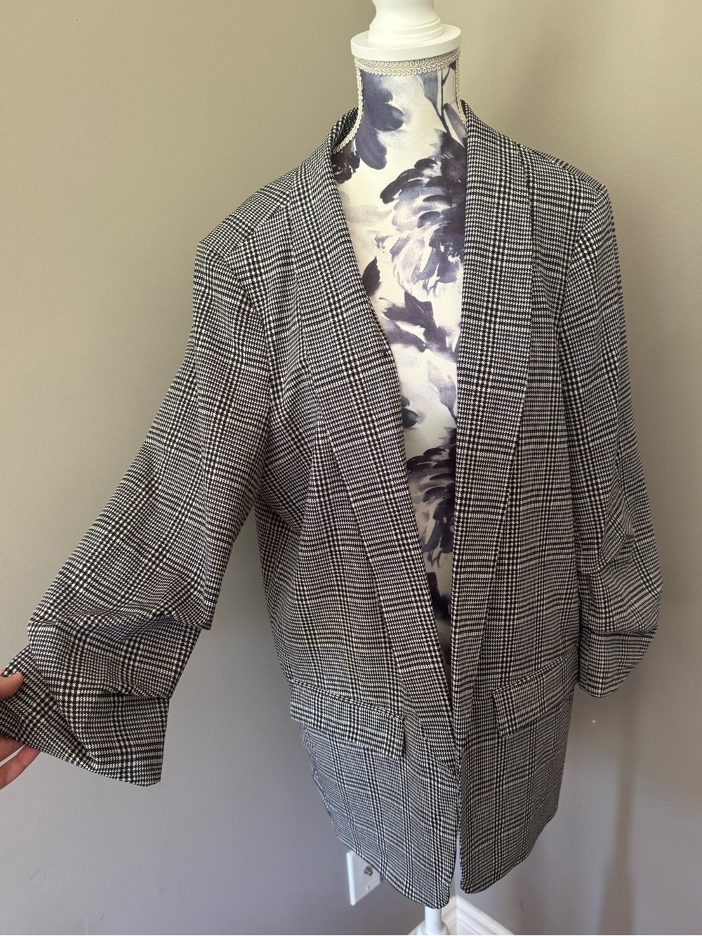 DR2 Black & White Plaid Open-Front Blazer